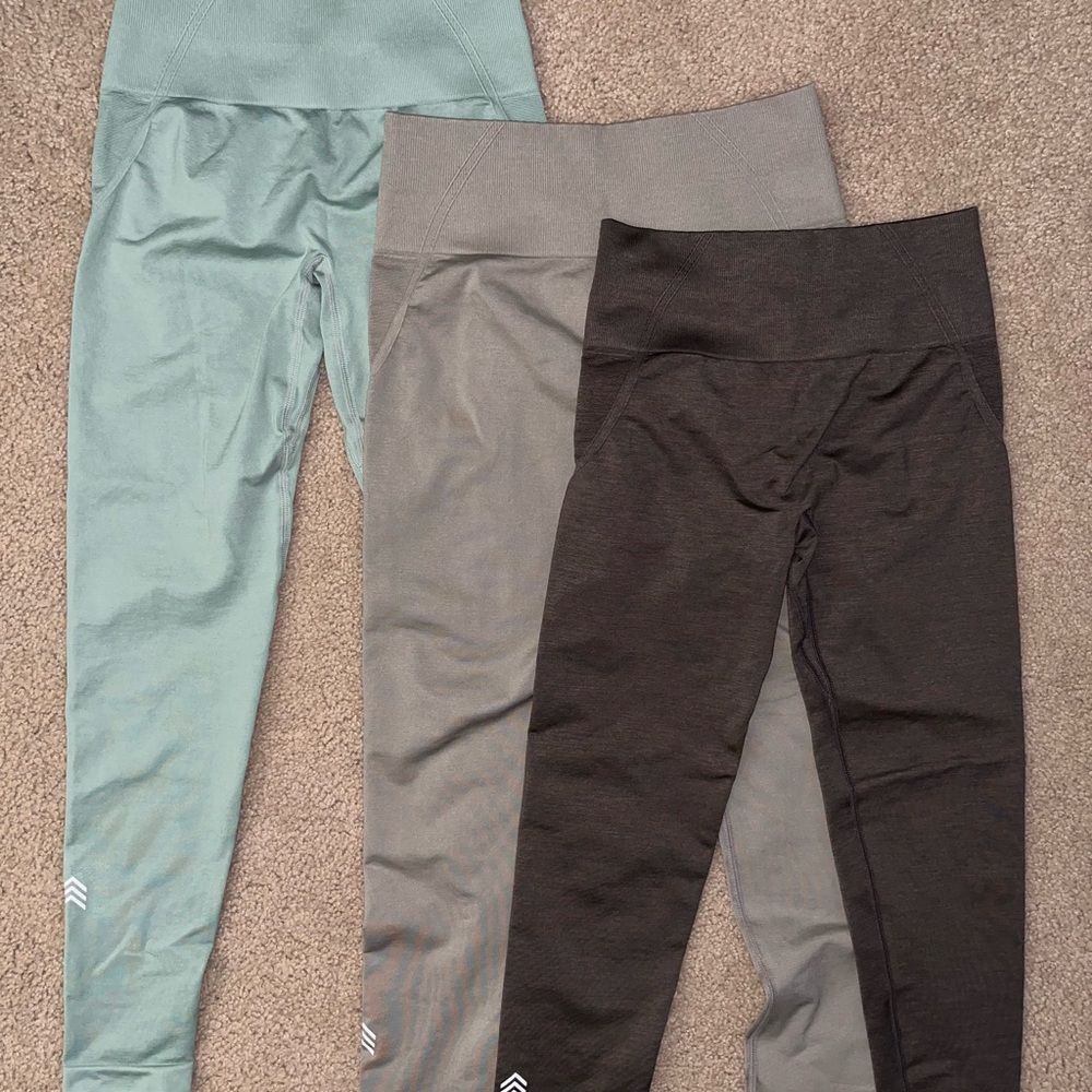 Bundle of three pairs of leggings